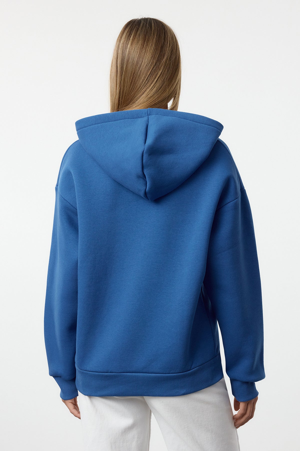 Trendyolmilla Saks Oversize/Geniş Kalıp Nakışlı Kalın İçi Polarlı Örme Sweatshirt TWOAW25SW00070