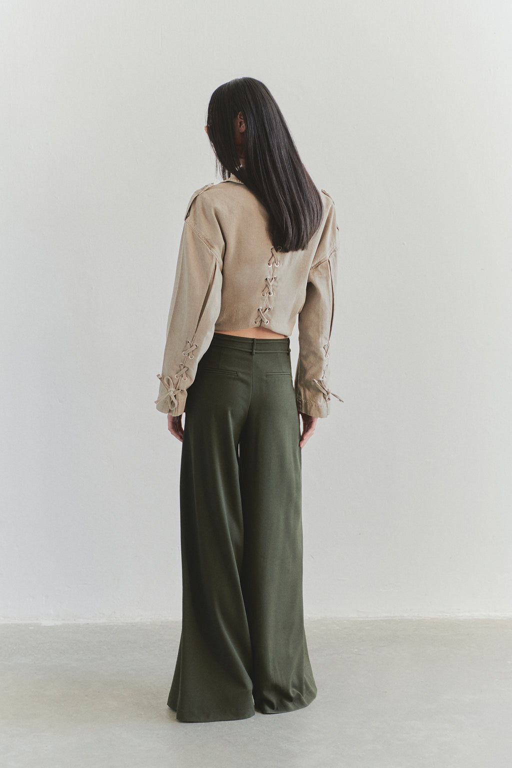 Limited Edition Haki Wide Leg Extra Geniş Paça Kuşaklı Dokuma Pantolon TWOSS25PL00082