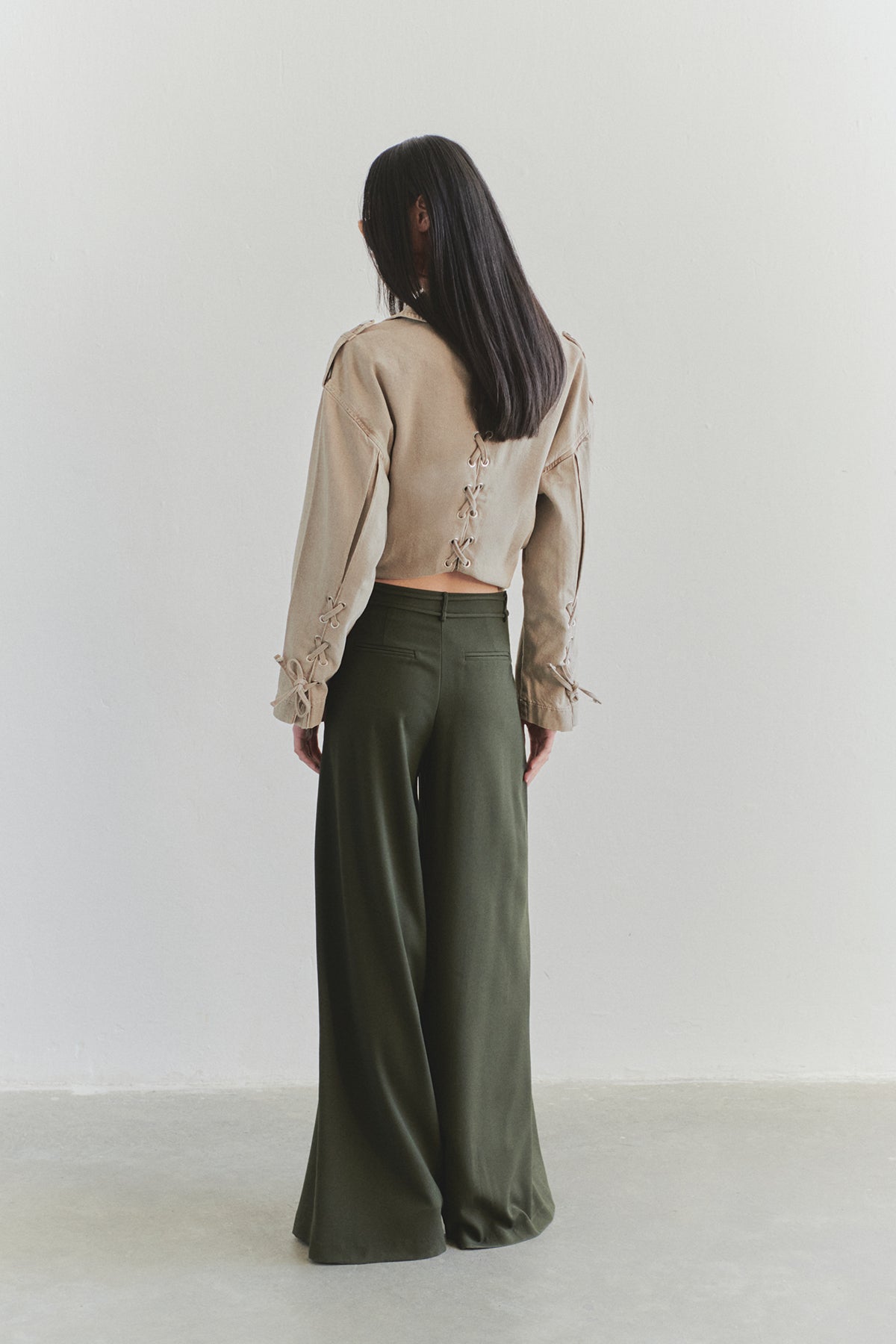 Limited Edition Haki Wide Leg Extra Geniş Paça Kuşaklı Dokuma Pantolon TWOSS25PL00082