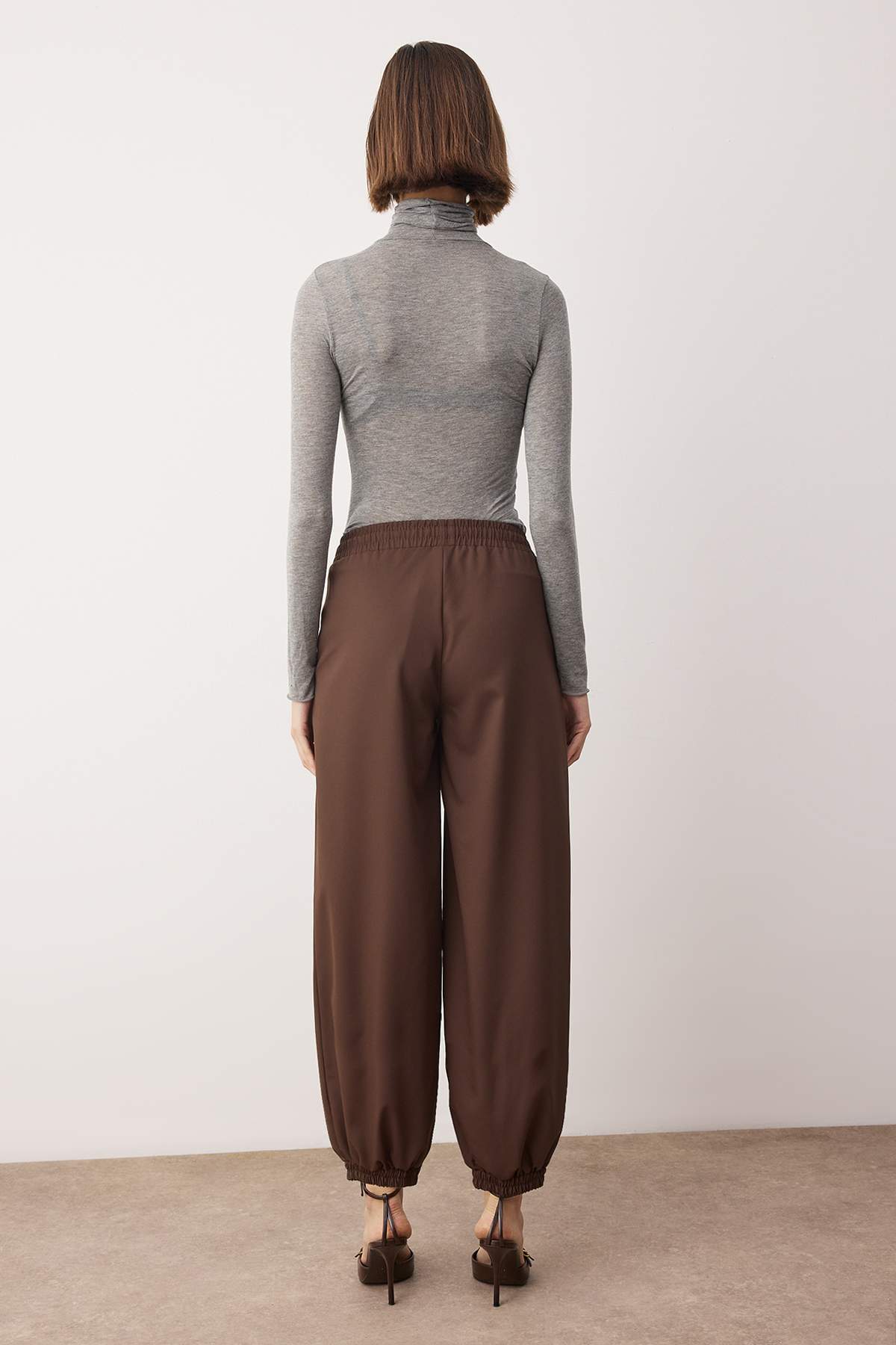 Trendyolmilla Haki Şalvar Kalıp Beli Lastikli Dokuma Pantolon TWOAW26PL00156