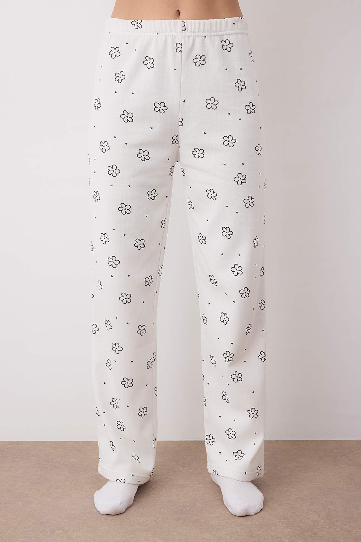 Trendyolmilla Gri Pamuklu Bulutlu Cep Detaylı Örme Pijama Takımı THMAW25PT00227