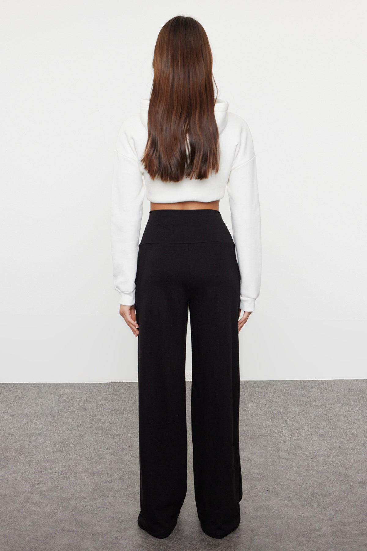 Trendyolmilla Gri Ince Ekstra Yüksek Bel Wide Leg/Geniş Kesim Pantolon TWOAW25PL00026