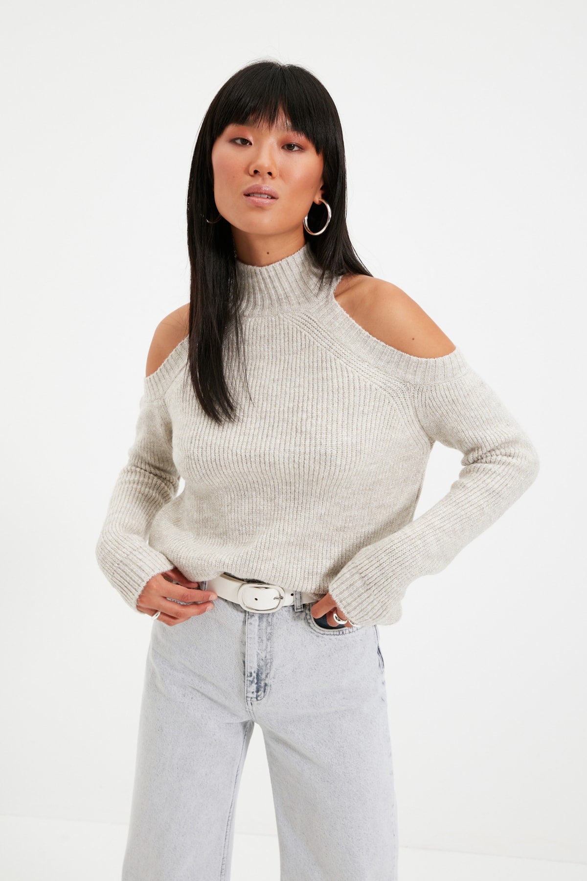 Trendyolmilla Lacivert Simli Pencere/Cut Out Detaylı Triko Kazak TWOAW20XS0006