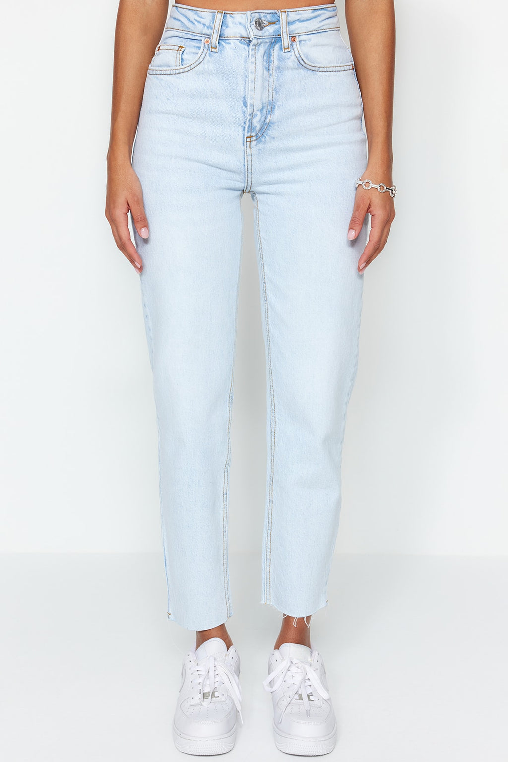 Trendyolmilla Açık Mavi Yüksek Bel Az Esnek Mom Kesik Paça Jeans TWOSS23JE00094