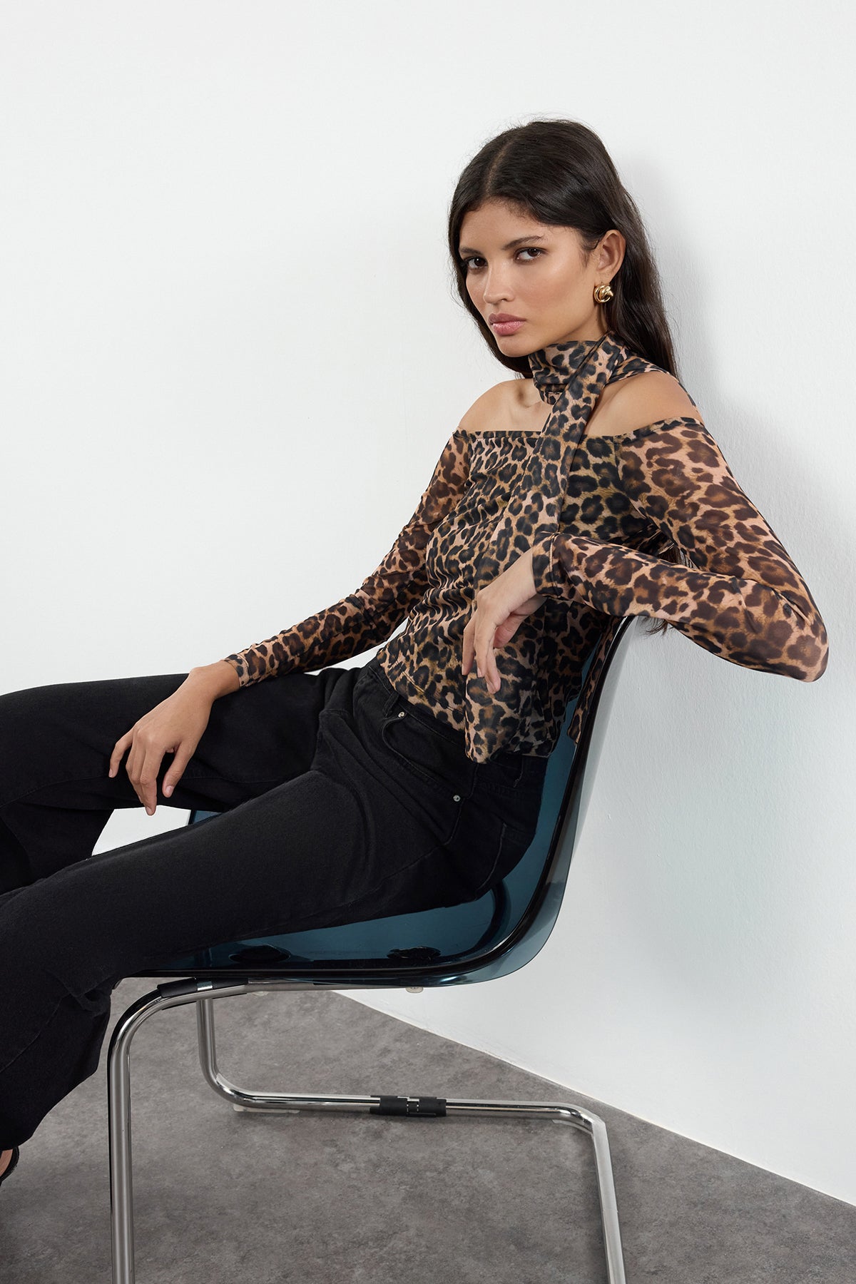 Çok Renkli Fularlı Animal Baskılı Tül Fitted/Vücuda Oturan Esnek Örme Bluz TWOAW25BZ00251 Secondary image