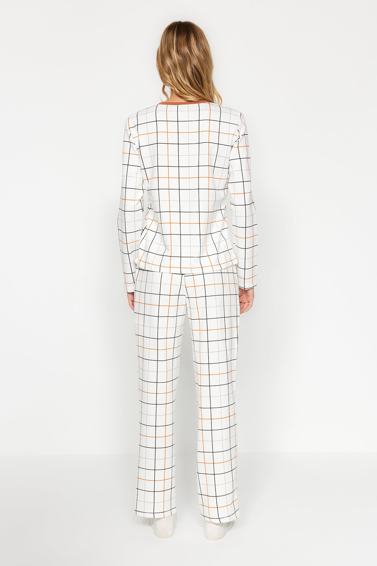 Beyaz %100 Pamuklu Ekoseli Tshirt-Pantolon Örme Pijama Takımı THMAW24PT00235