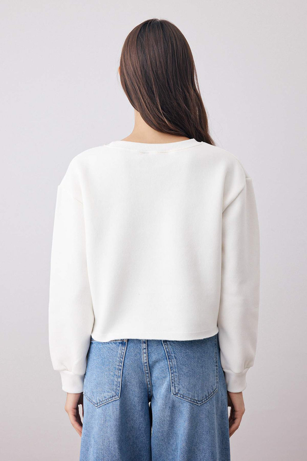 Trendyolmilla Siyah Kalın İçi Polarlı Bisiklet Yaka Crop Örme Sweatshirt TWOAW26SW00093