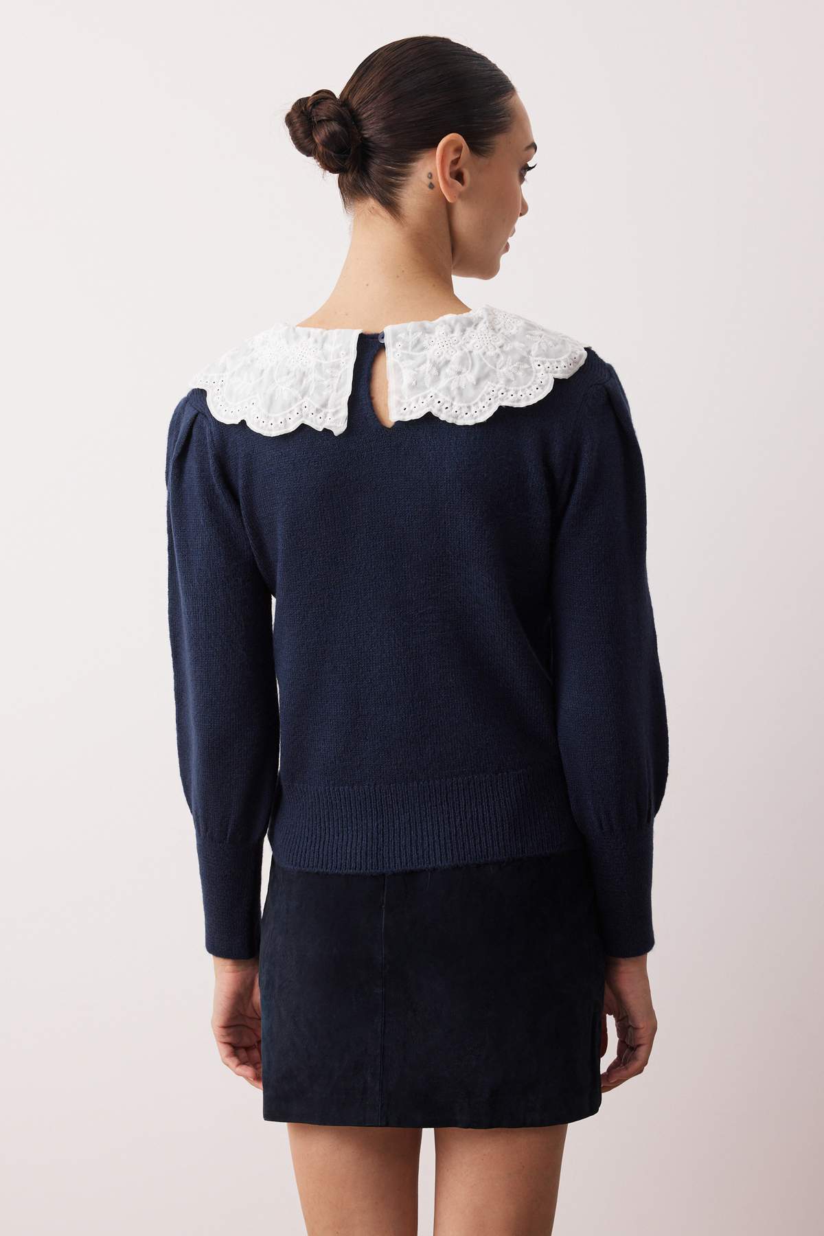 Trendyolmilla Taş Yumuşak Dokulu Gömlek Yaka Garnili Triko Kazak TWOAW26KZ00051