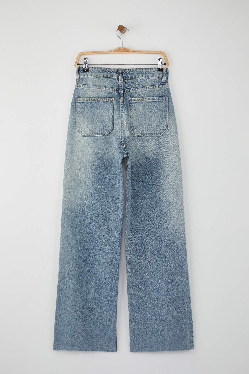 Trendyolmilla Koyu Mavi Paça Kesikli Ekstra Yüksek Bel Geniş Paça Wide Leg Jeans TWOAW26JE00080