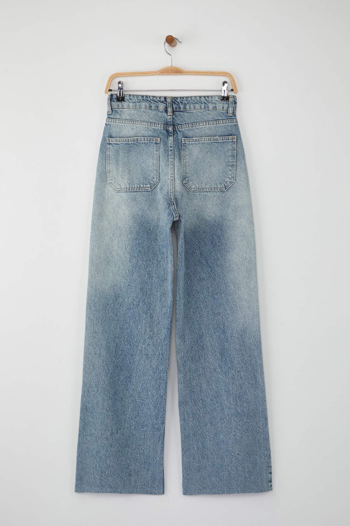 Trendyolmilla Koyu Mavi Paça Kesikli Ekstra Yüksek Bel Geniş Paça Wide Leg Jeans TWOAW26JE00080
