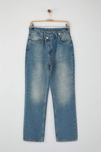 Trendyolmilla Antrasit Yüksek Bel Asimetrik Kapama Bel Detaylı Straight/Düz Kesim/Boru Paça Jeans TWOAW26JE00132