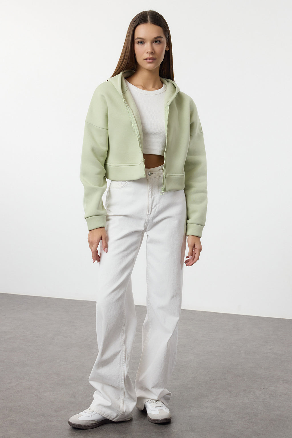 Trendyolmilla Açık Sarı Fermuarlı Kapüşonlu Rahat Kesim Crop Kalın İçi Polarlı Örme Sweatshirt TWOAW20SW0660