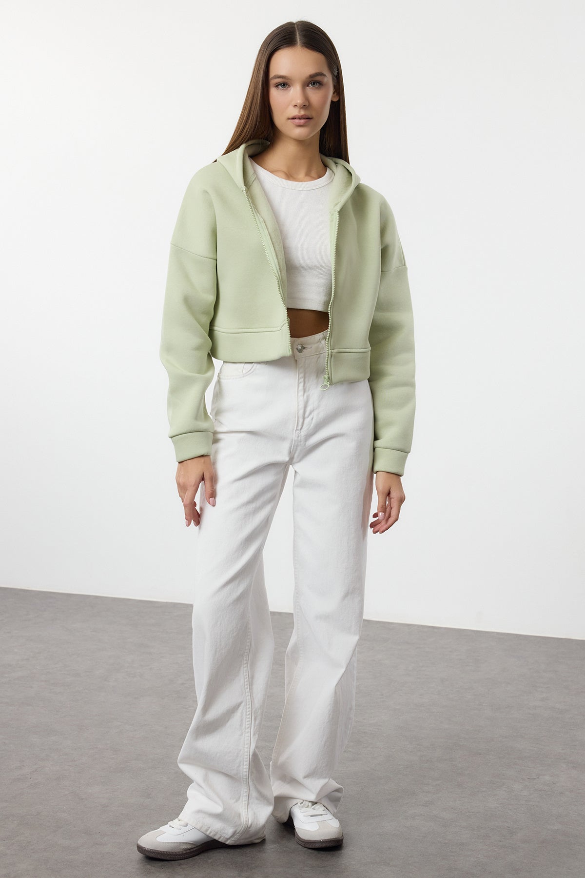Trendyolmilla Açık Sarı Fermuarlı Kapüşonlu Rahat Kesim Crop Kalın İçi Polarlı Örme Sweatshirt TWOAW20SW0660