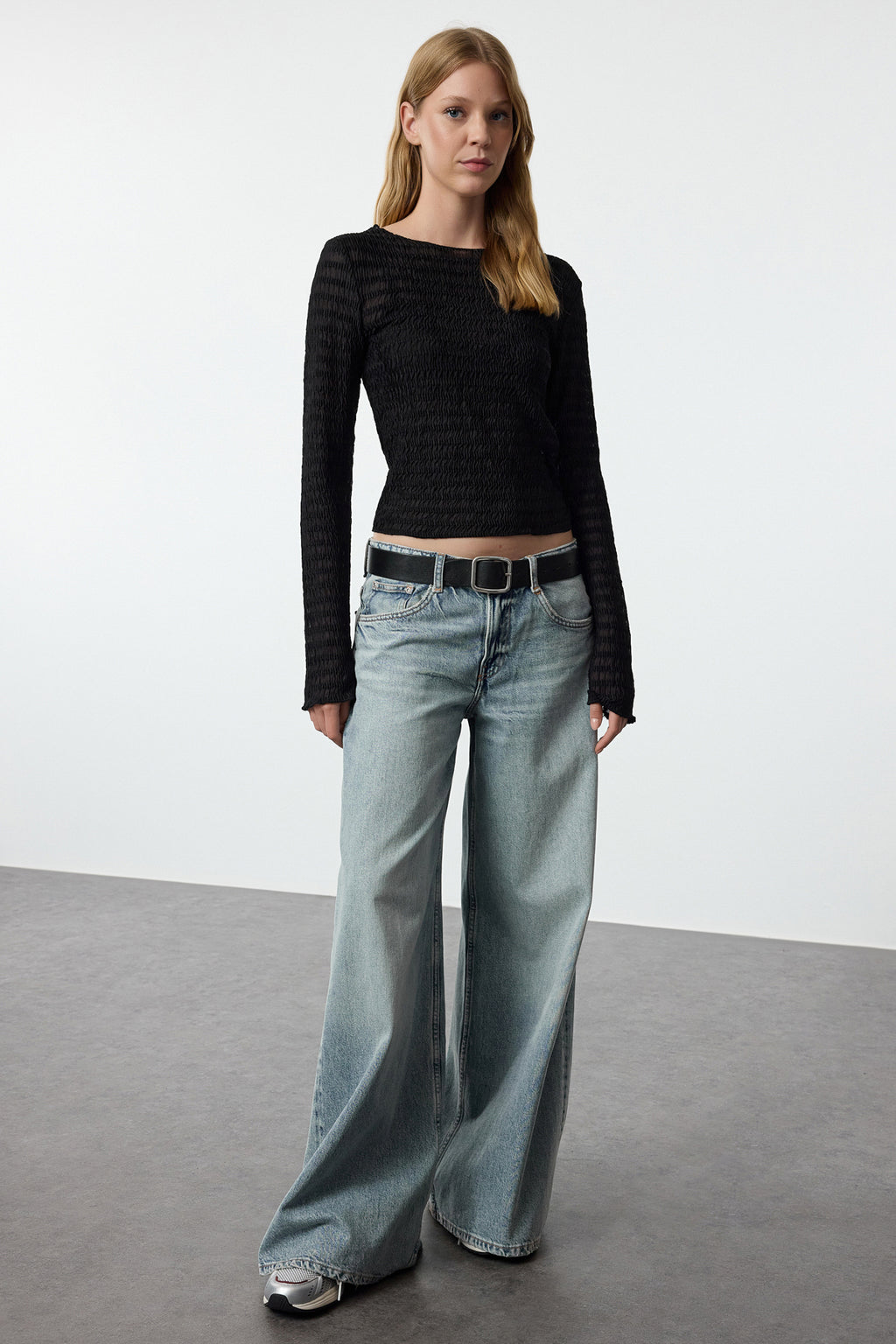 Trendyolmilla Bordo Fitted/Vücuda Oturan Dokulu Tül Esnek Örme Bluz TWOAW25BZ00207