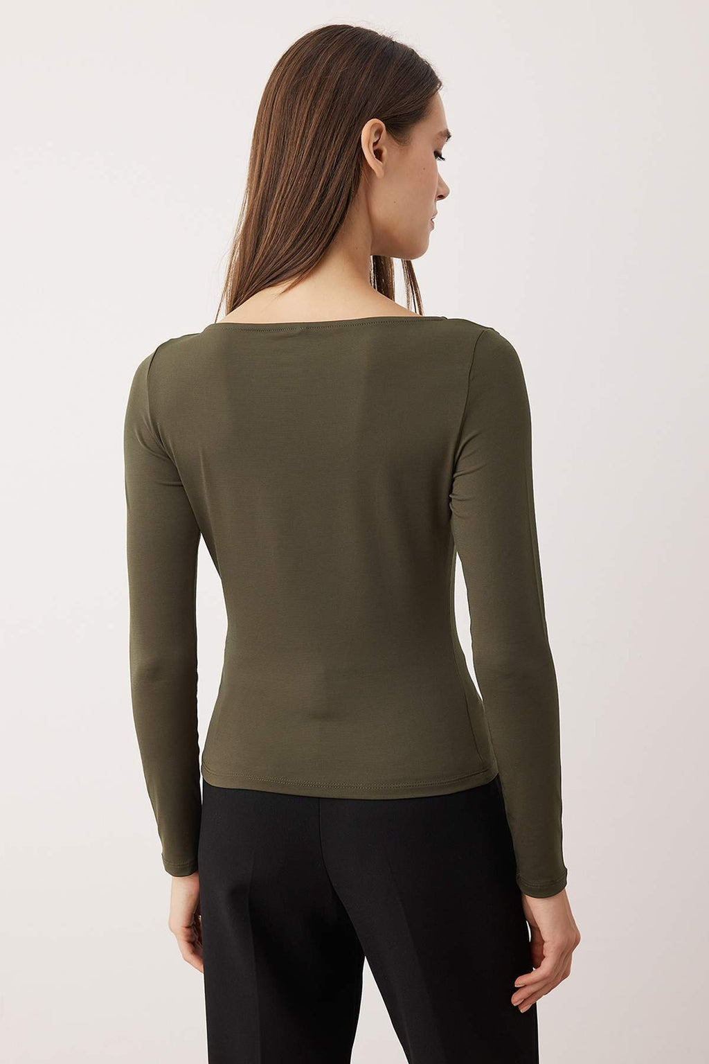 Trendyolmilla Haki Fitted/Vücuda Oturan Aksesuar/Cut out Detaylı Uzun Kollu Esnek Örme Bluz TWOAW26BZ00130