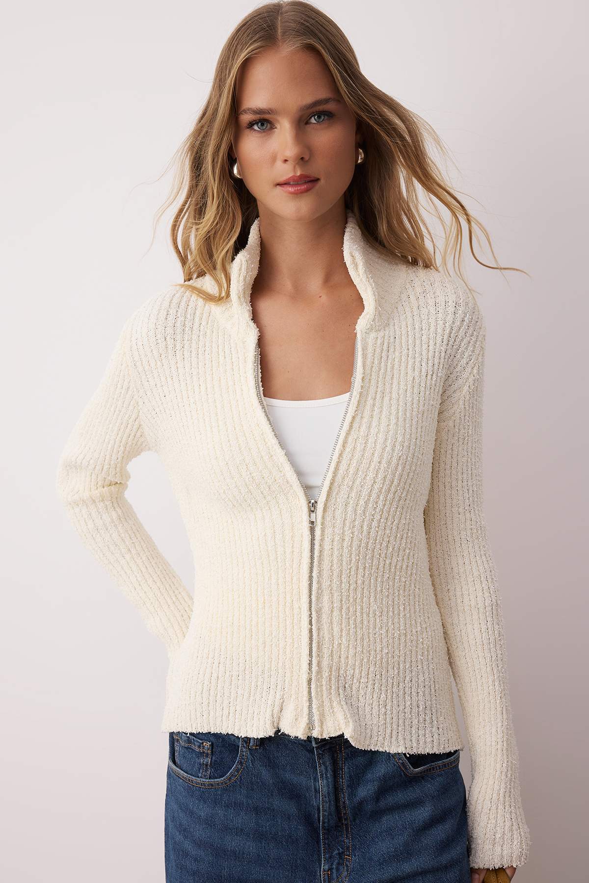 Trendyolmilla Wardrobe Essentials Turuncu Fermuarlı Dik Yaka Yumuşak Dokulu Pamuklu Triko Hırka TWOAW26HI00088