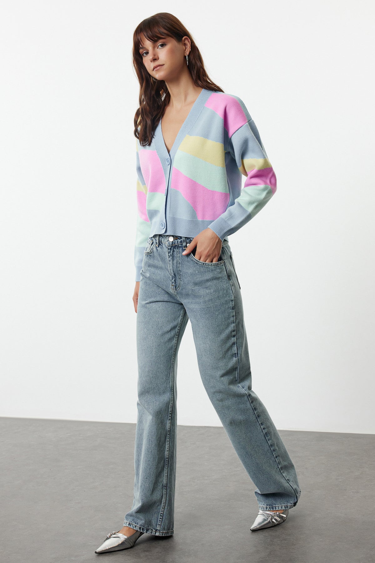 Mavi V Yaka Renk Bloklu Triko Hırka TWOAW25HI00264 Secondary image