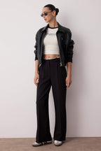 Trendyolmilla Koyu Kahverengi  Kemer Detaylı Wide Leg/Geniş Paça Dokuma Pantolon TWOAW24PL00341