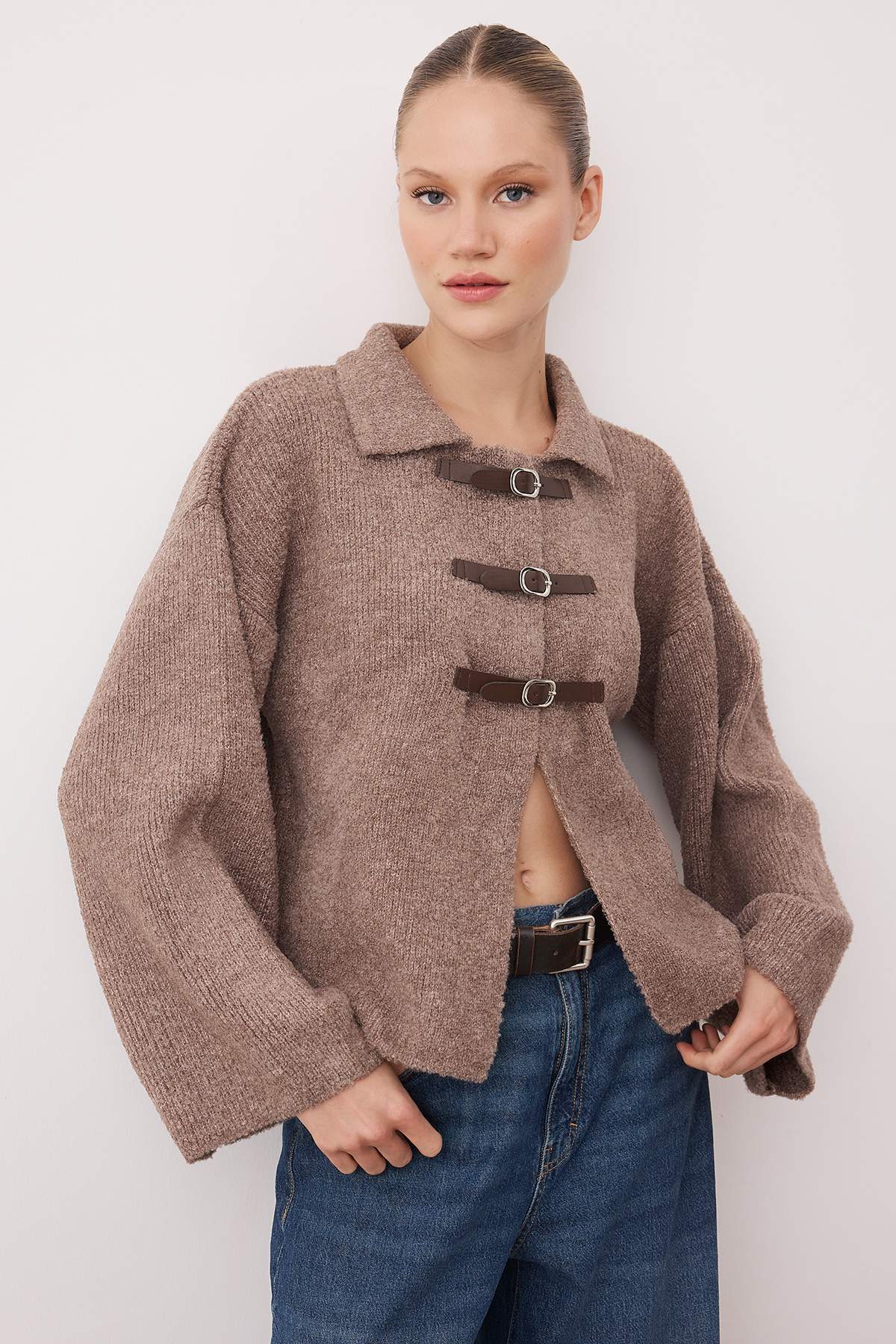 Trendyolmilla Vizon Yumuşak Dokulu Mont Görünümlü Triko Hırka TWOAW25HI00100