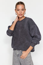 Antrasit Eskitme/Soluk Efektli Kalın İçi Polarlı Oversize/Geniş Kalıp Örme Sweatshirt TWOAW24SW00151