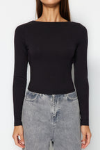 Siyah Derin Sırt Dekolteli Fitted/Vücuda Oturan Pamuklu Esnek Örme Bluz TWOAW24BZ00173