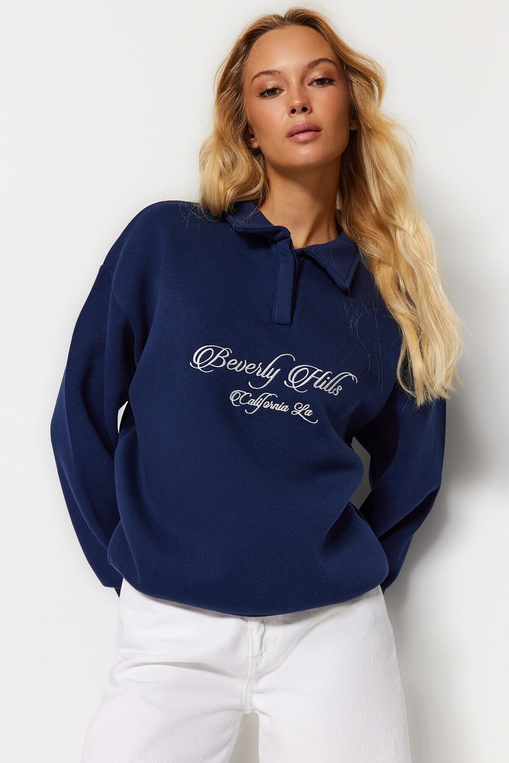 Trendyolmilla Sarı Gömlek Yaka Nakışlı Regular Fit Kalın İçi Polarlı Örme Sweatshirt TWOAW24SW00182