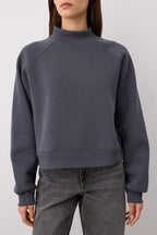 Trendyolmilla Antrasit Reglan Kollu Oversize/Geniş Kalıp Kalın İçi Polarlı Örme Sweatshirt TWOAW26SW00150