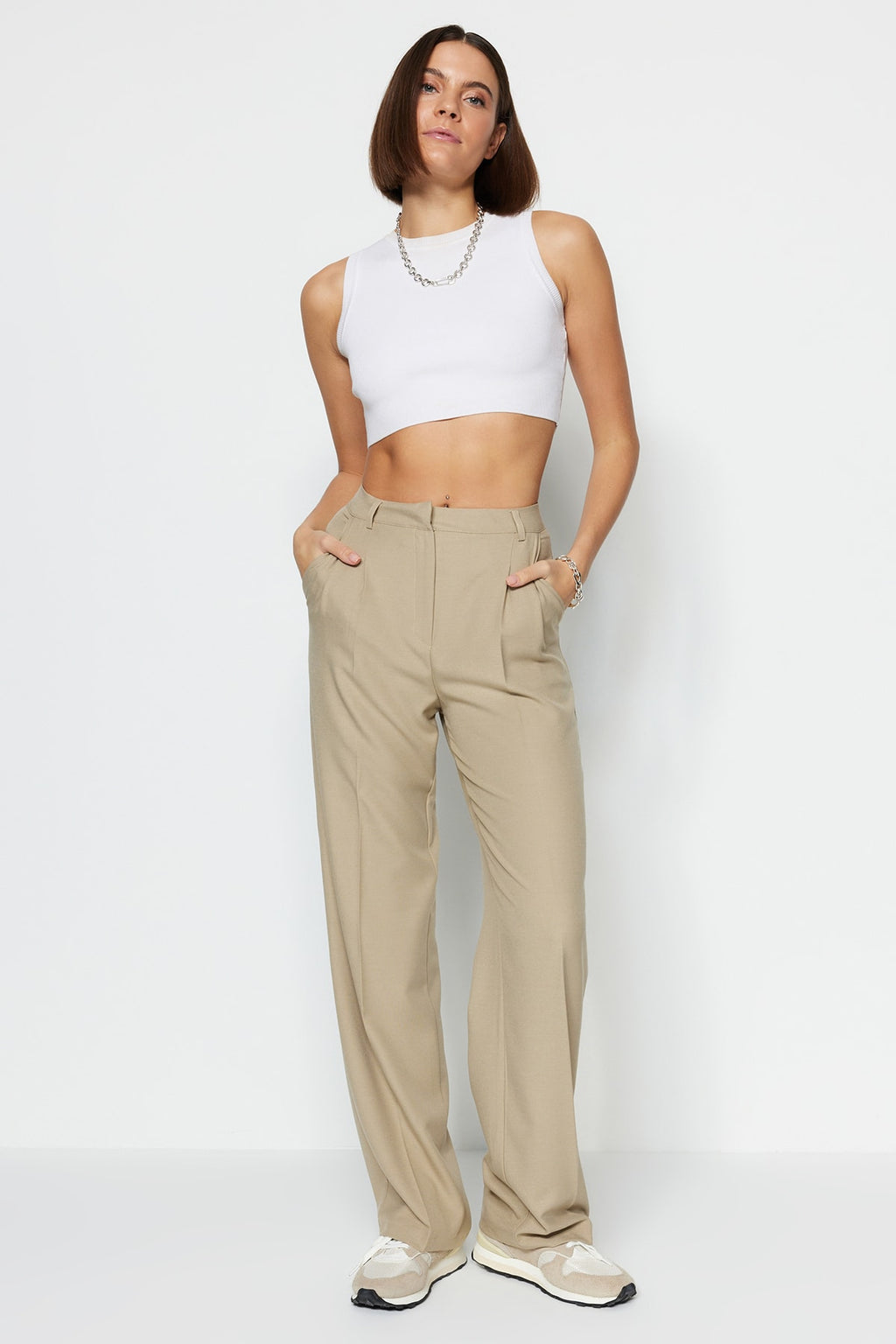 Trendyolmilla Limited Edition Vizon Straight/Düz Kesim Pilili Dokuma Kumaş Pantolon TWOAW23PL00401