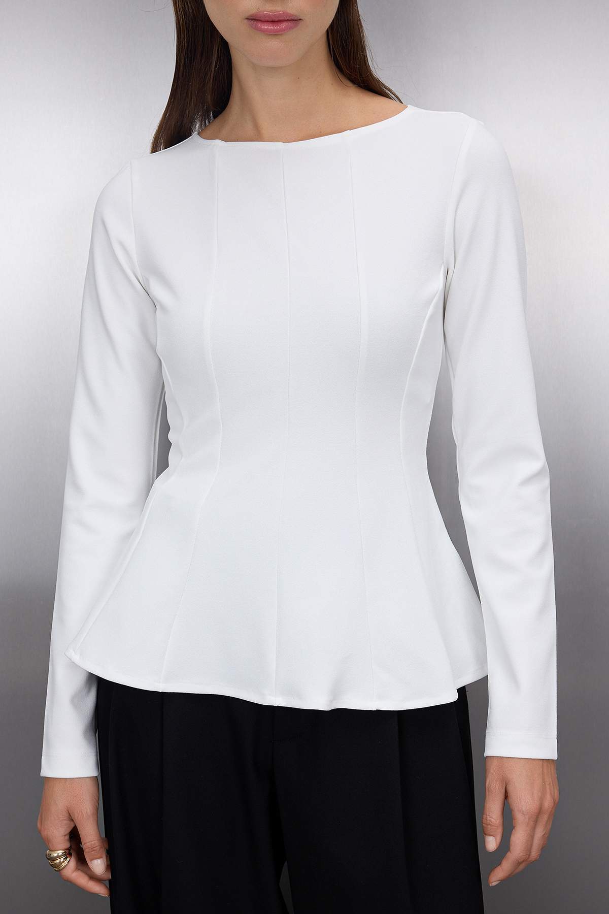 Trendyolmilla Siyah Kayık Yaka Peplum/Belden Oturmalı Regular Boy Örme Bluz TWOAW26BZ00166