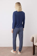 Trendyolmilla Kadın Couple/Çift Lacivert %100 Pamuklu Çizgili Yılbaşı Temalı Örme Pijama Takımı THMAW25PT00164