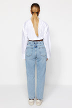 Trendyolmilla Beyaz Yüksek Bel Mom %100 Pamuk Non-Stretch Jeans TWOAW24JE00076