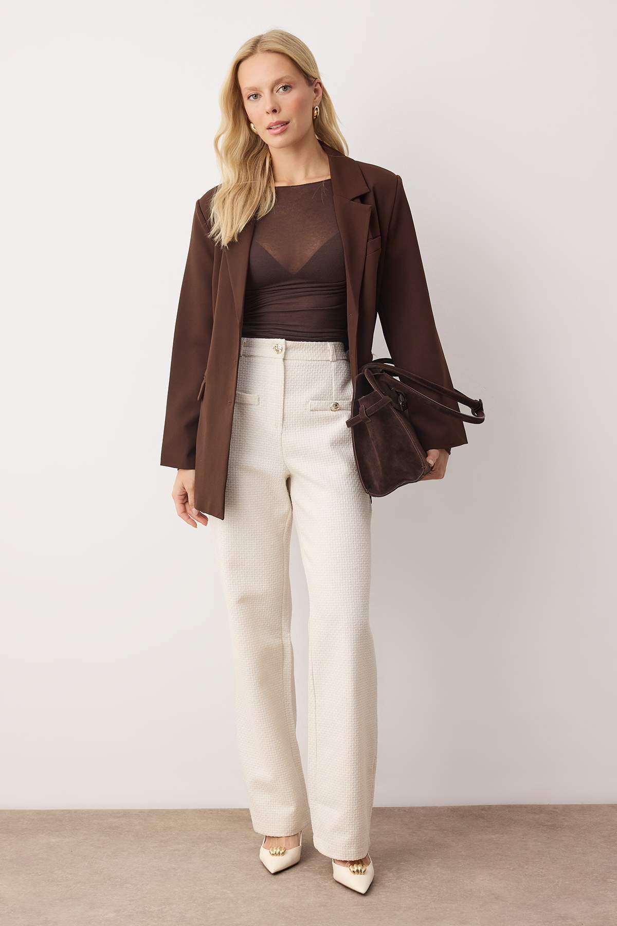 Ekru Tüvit Düğme Detaylı Pantolon TWOAW26PL00172