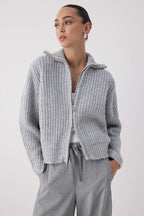 Trendyolmilla Wardrobe Essentials Taş Fermuarlı Yumuşak Dokulu Geniş Kalıp Triko Hırka|TWOAW26HI00049