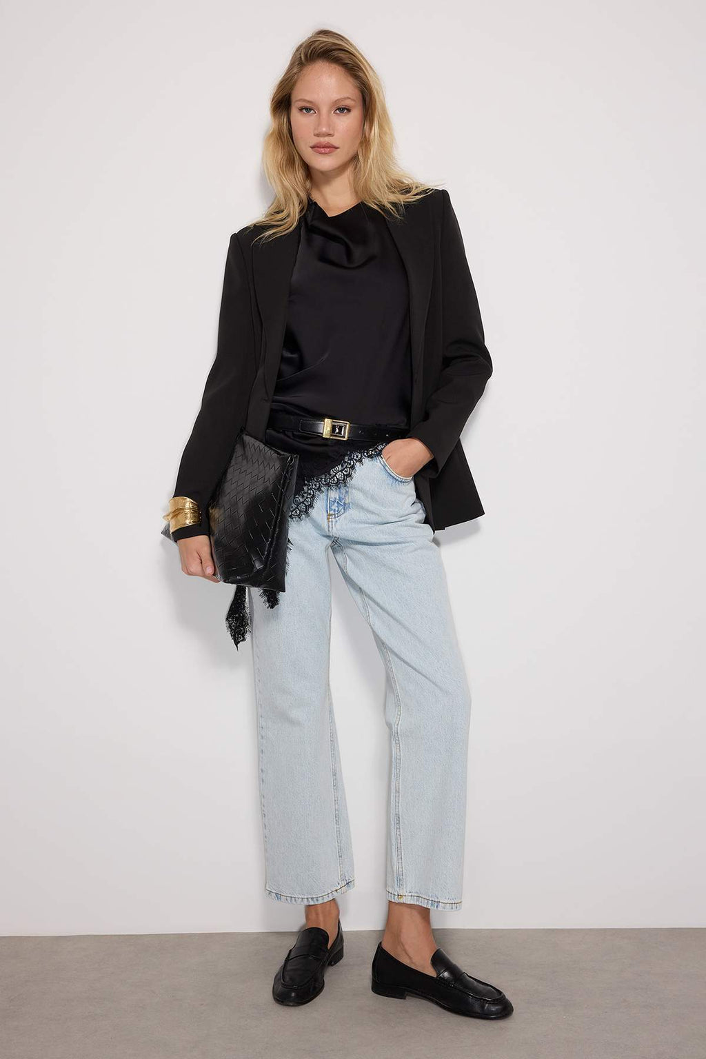 Trendyolmilla Mavi Yüksek Bel Düz Kesim Straight %100 Pamuk Non-Stretch Jeans TWOSS23JE00089