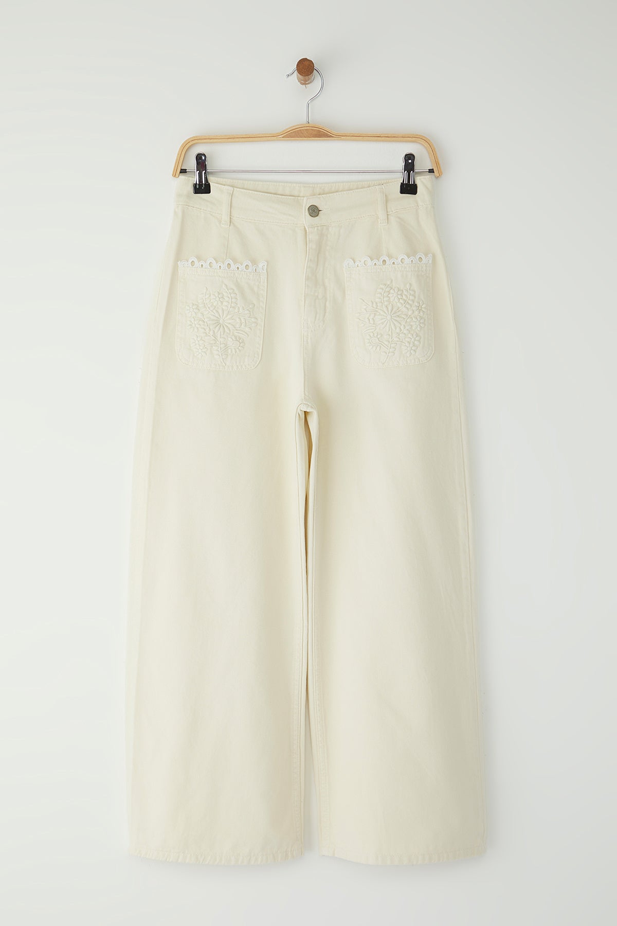 Beyaz Yüksek Bel Nakış Detaylı Culotte Jeans TWOSS25JE00284