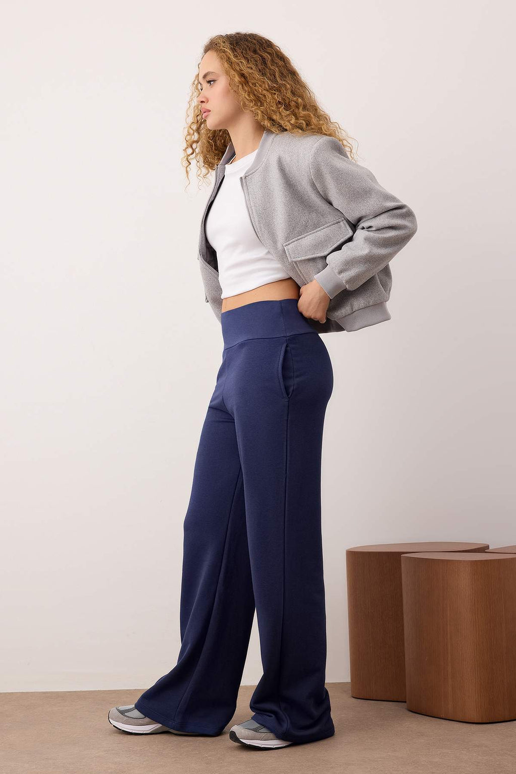 Trendyolmilla Antrasit Ince Ekstra Yüksek Bel Wide Leg/Geniş Kesim Pantolon TWOAW25PL00026