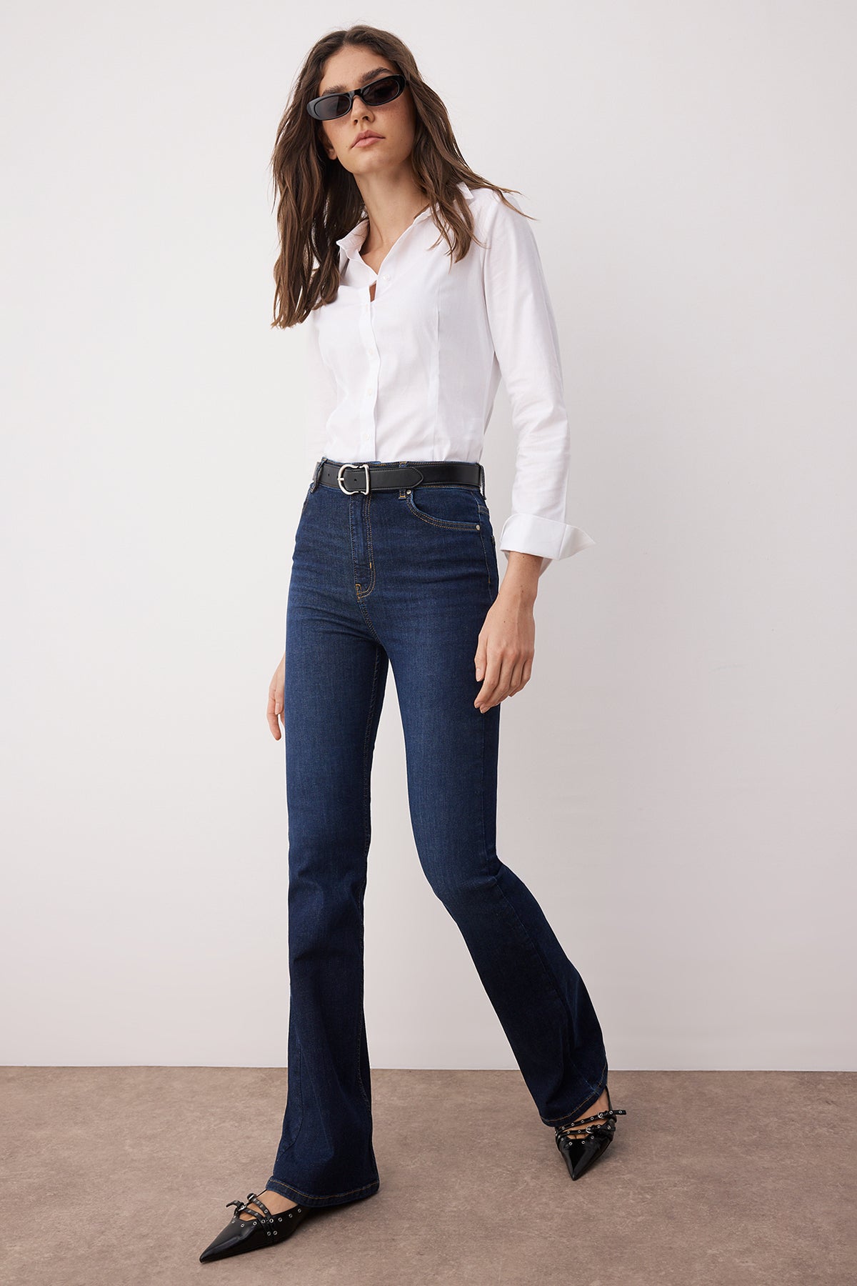 Trendyolmilla Siyah Yüksek Bel Comfort/Esnek Flare Jeans TWOSS25JE00052