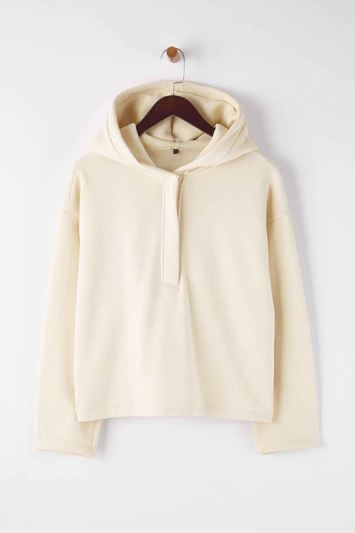 Trendyolmilla Siyah Kalın İçi Polarlı Yarım Pat Fermuarlı Oversize Kapüşonlu Örme Sweatshirt TWOAW26SW00060