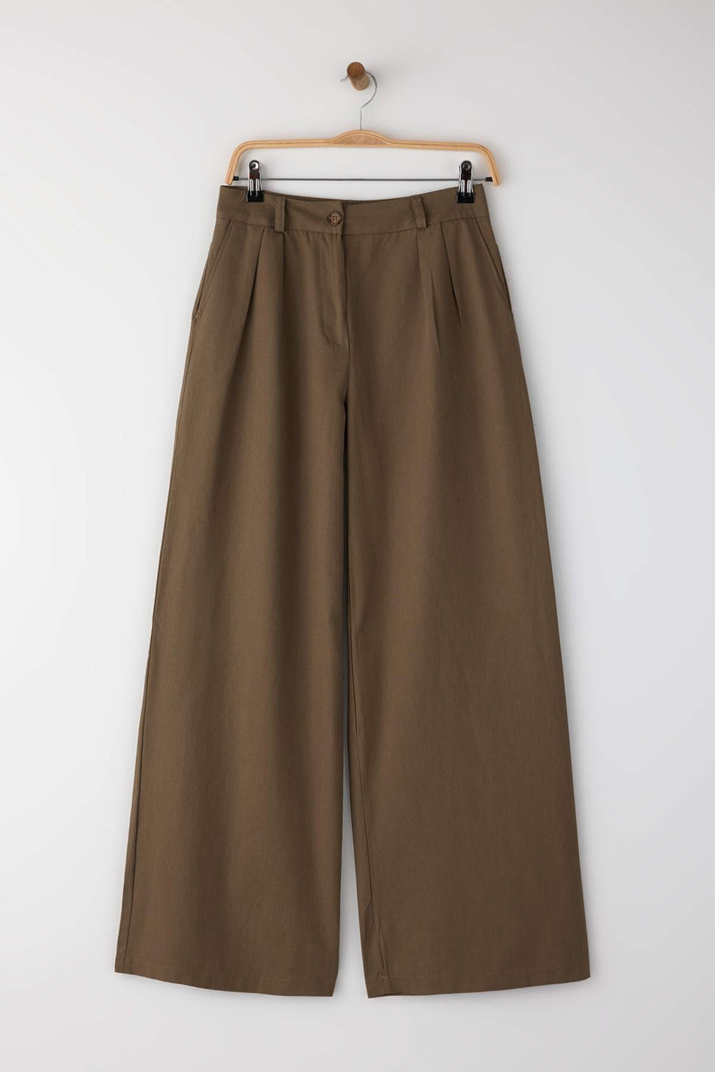 Kahverengi İnce Dökümlü Yumuşak Tuşeli %100 Pamuk Wide Leg/Geniş Paça Pantolon TWOAW26PL00010