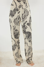 Trendyolmilla Lacivert Kaplan Desenli İp Askılı Viskon Dokuma Pijama Takımı THMSS24PT00127