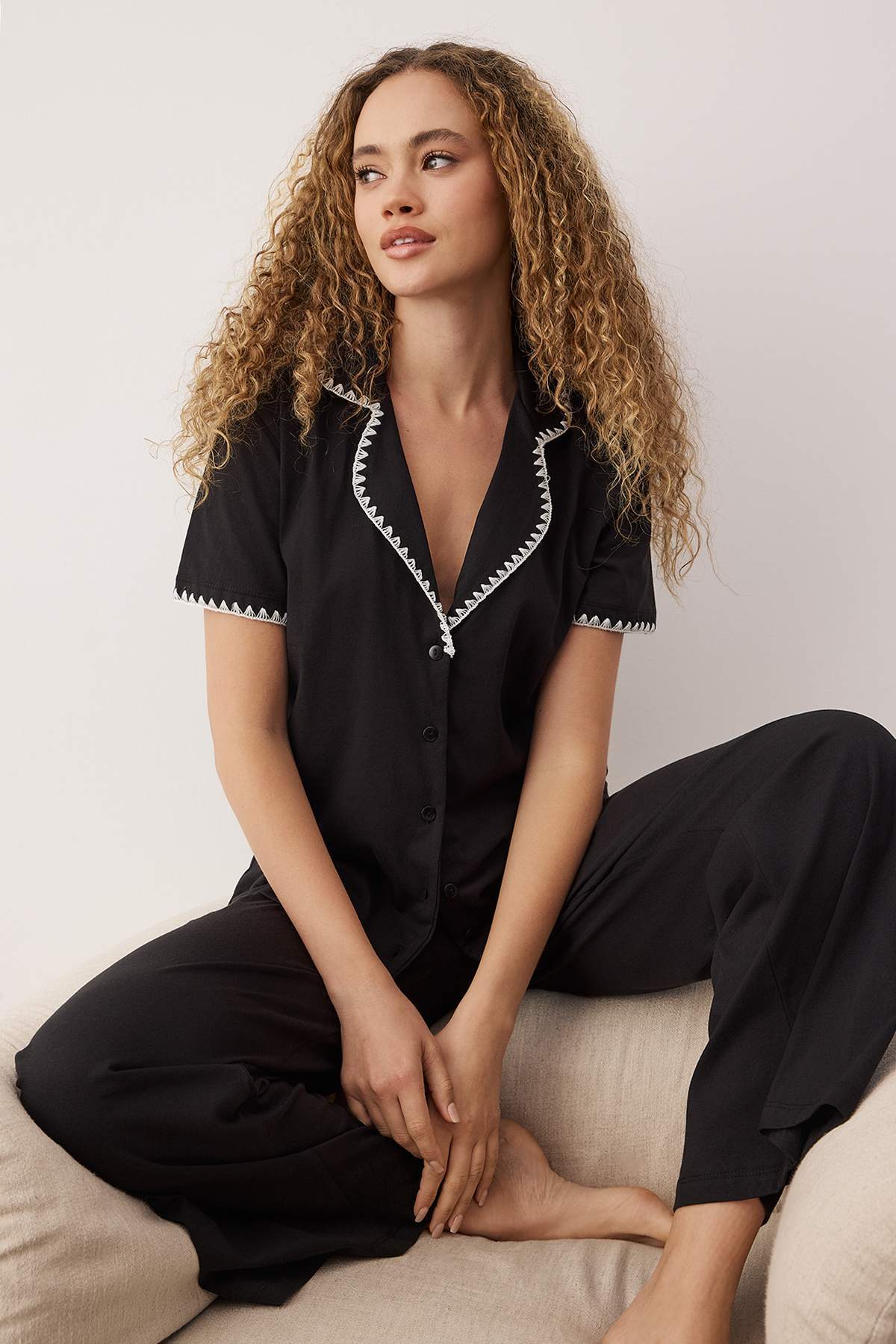 Siyah %100 Pamuklu Karyoka Dikişli Gömlek Yaka Örme Pijama Takımı THMAW26PT00133 Main image