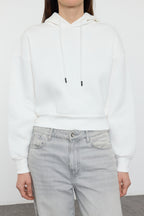Trendyolmilla Siyah Kalın İçi Polarlı Kapüşonlu Rahat Kesim Crop Basic Örme Sweatshirt TWOAW24SW00105