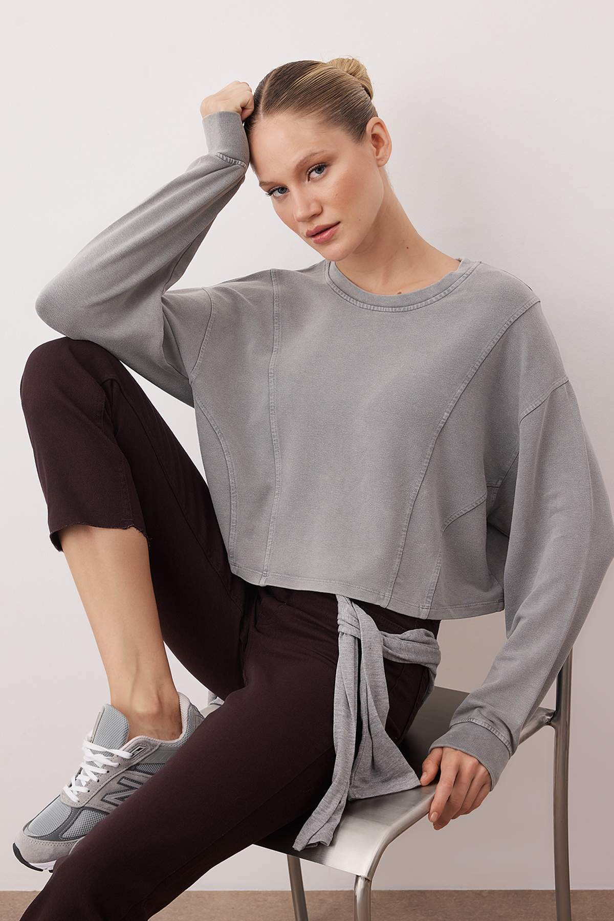 Gri Relaxed/Rahat Kalıp Dikiş Detaylı Örme Sweatshirt TWOAW26SW00237 Main image