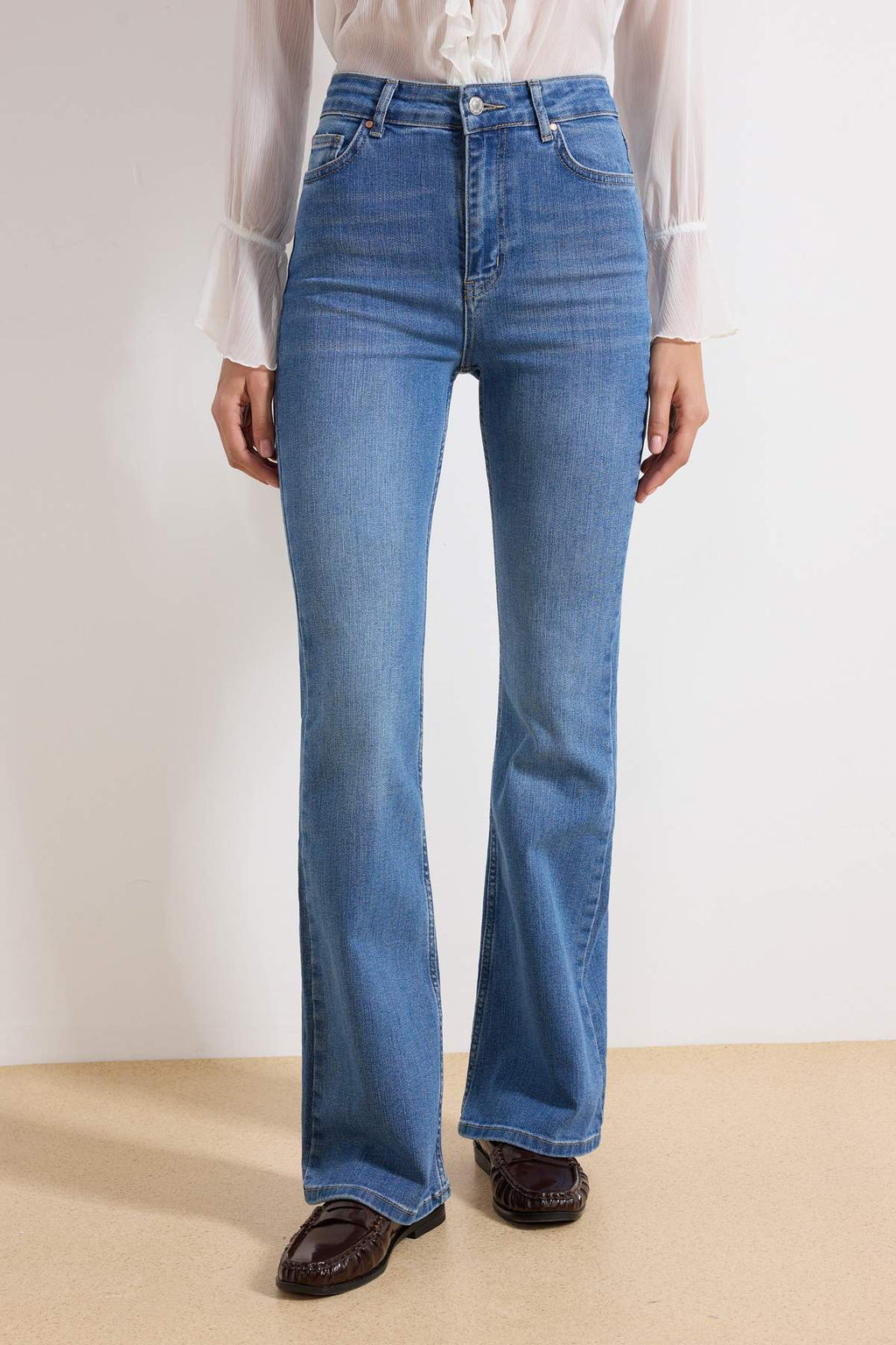 Trendyolmilla Mavi Yüksek Bel Comfort/Esnek İspanyol Paça Flare Jeans TWOAW26JE00095