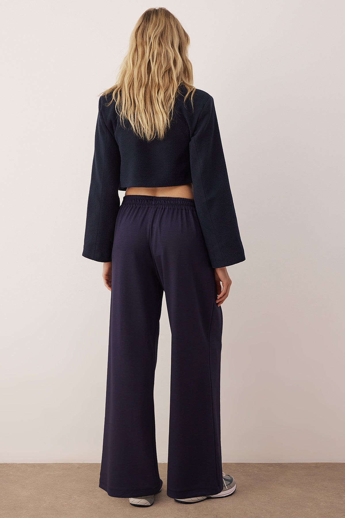 Trendyolmilla Taş Wide Leg Yumuşak Kumaşlı Pilili Esnek Örme Pantolon TWOAW26PL00138