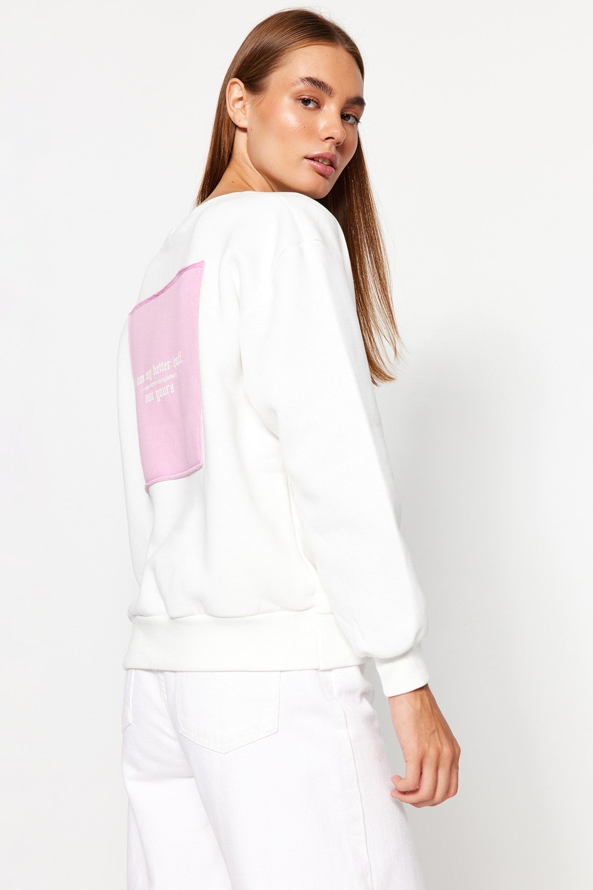 Trendyolmilla Beyaz Baskılı Basic Örme Sweatshirt TWOAW21SW0150 Main image