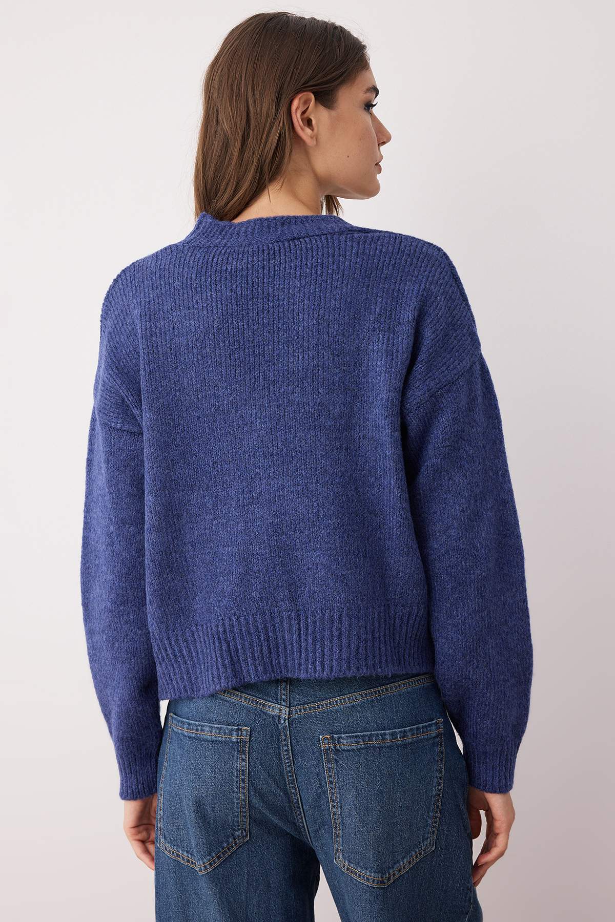 Trendyolmilla Indigo Yumuşak Dokulu Nakış Detaylı V Yaka Triko Hırka TWOAW24HI00237
