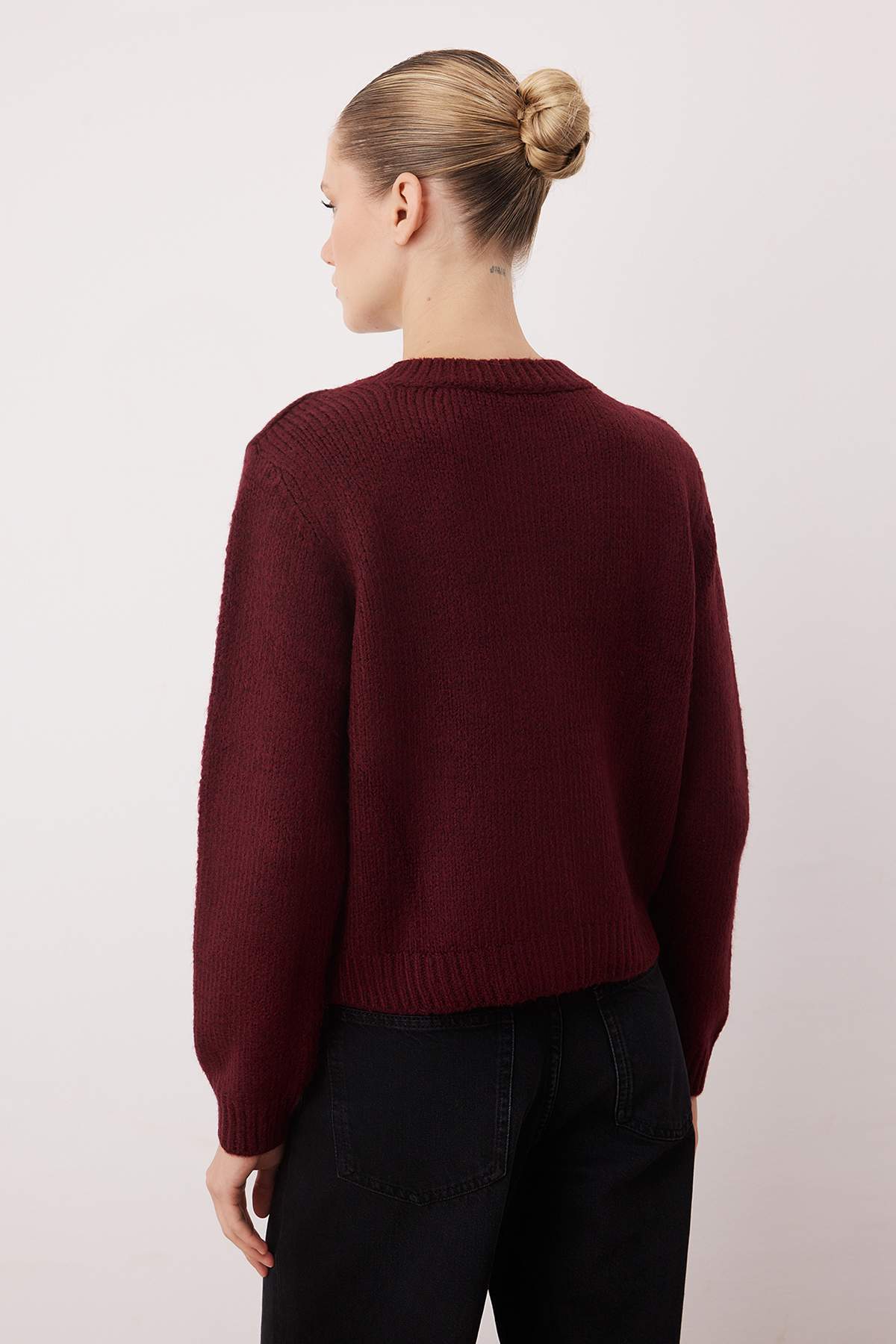 Trendyolmilla Bordo Bisiklet Yaka Kurdele Detaylı Triko Hırka TWOAW26HI00236 Triko Hırka TWOAW26HI00236