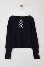 Trendyolmilla Ekru Fiyonk ve Cut Out Detaylı Bisiklet Yaka Slim/Vücuda Oturan Örme Bluz TWOAW25BZ00177