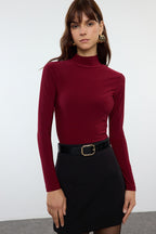 Trendyolmilla Siyah Fitted/Vücuda Oturan Uzun Kollu Dik Yaka Fitilli Esnek Örme Bluz TWOAW25BZ00078